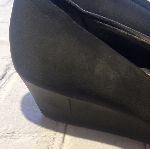 Bandolino B-Flexible Black Small Wedge Sz 9 EUC - Picture 4 of 9